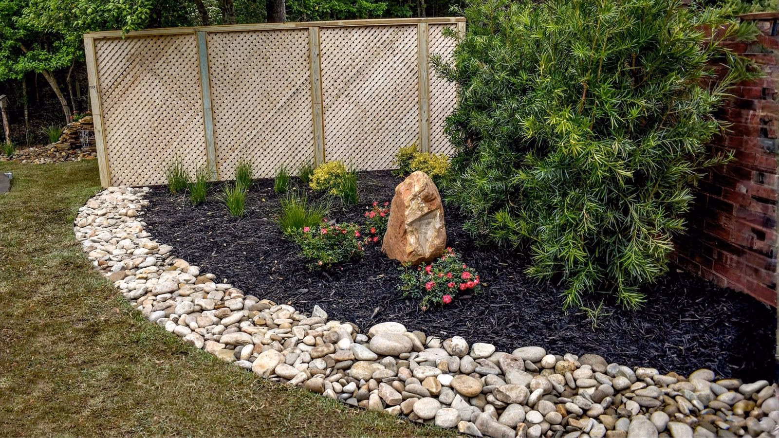 Black Mulch & Decorative Rock
